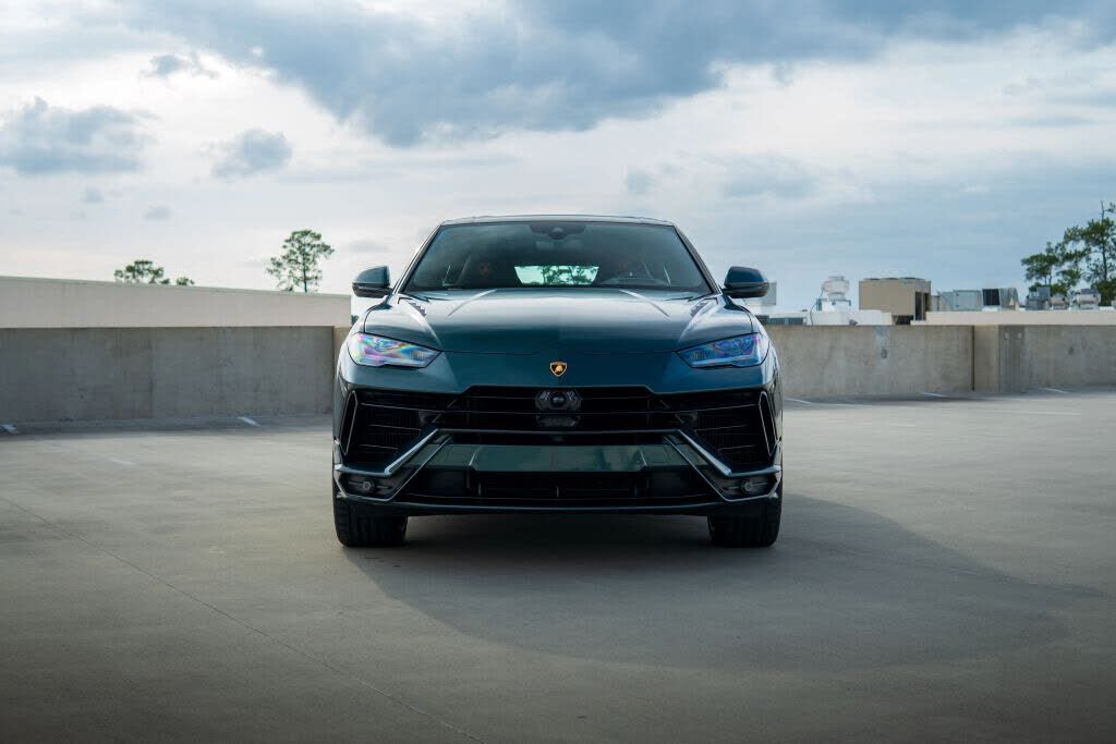 2024 LAMBORGHINI URUS