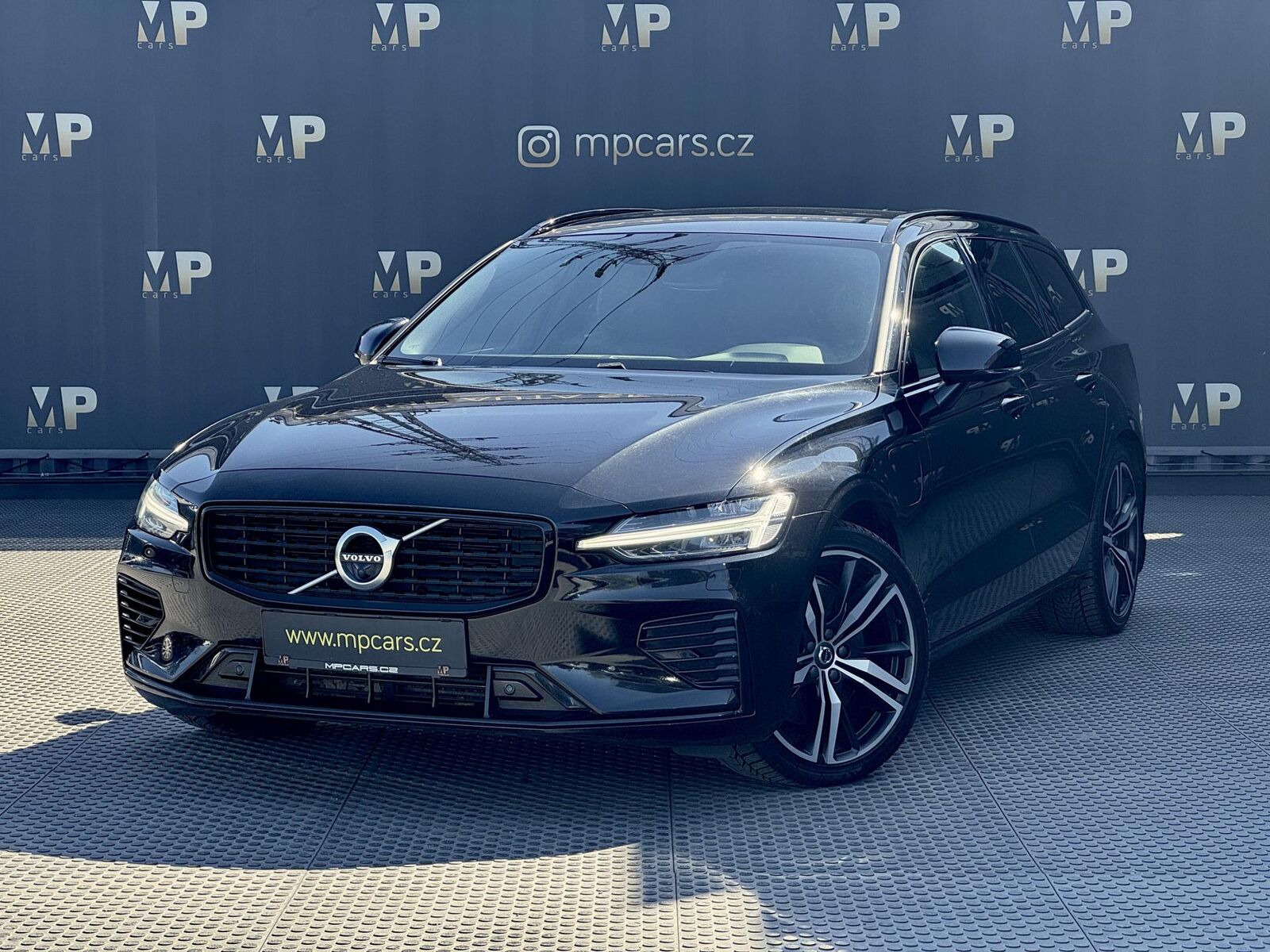 2021 VOLVO S90
