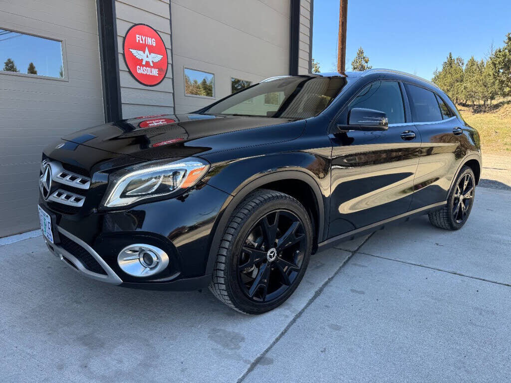 2020 MERCEDES-BENZ GLA-Class