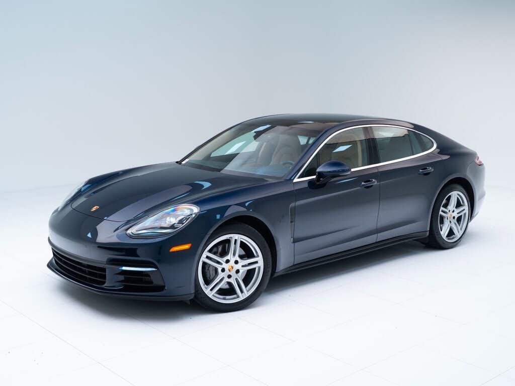 2018 PORSCHE Panamera