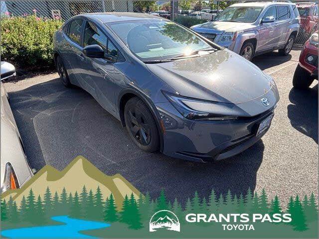 2024 TOYOTA PRIUS