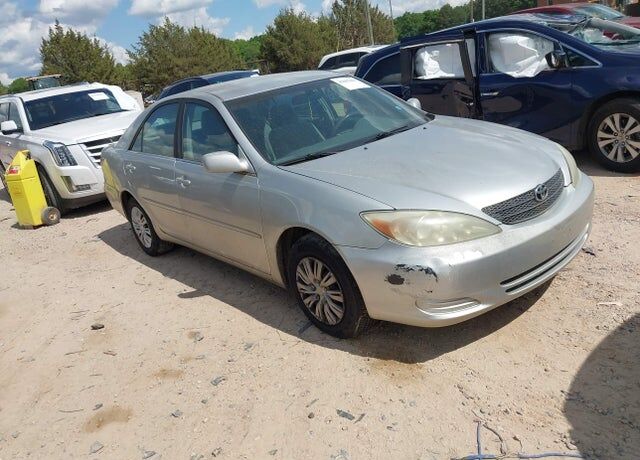 2004 TOYOTA Camry
