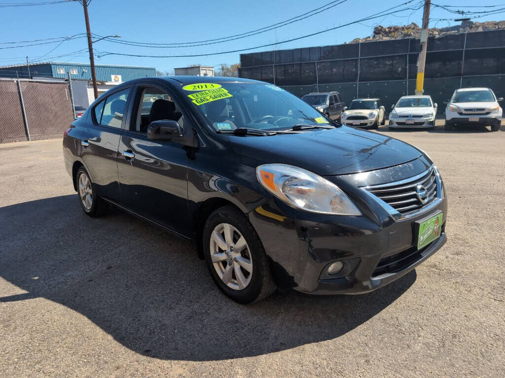 2013 NISSAN Versa