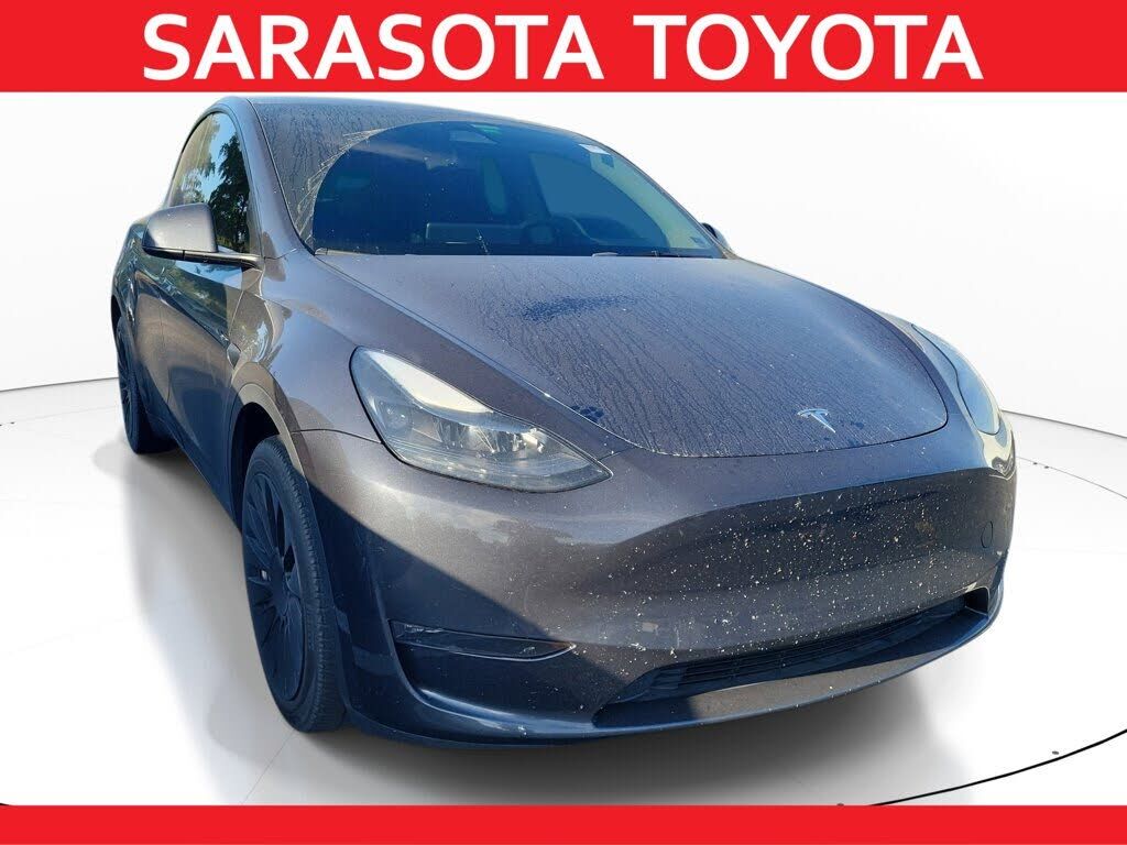 2024 TESLA Model Y