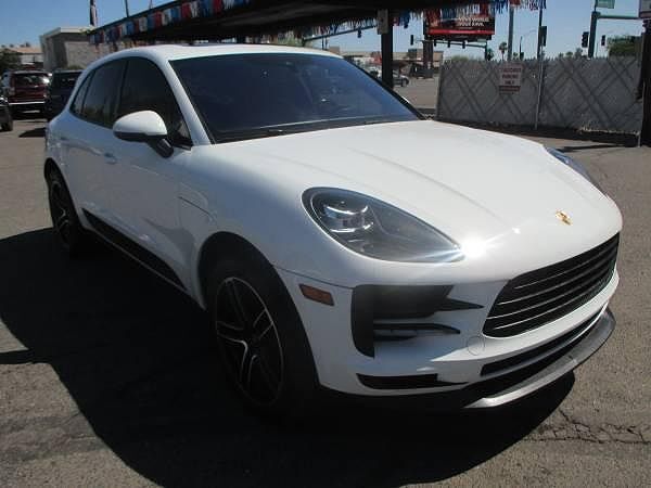 2020 PORSCHE Macan