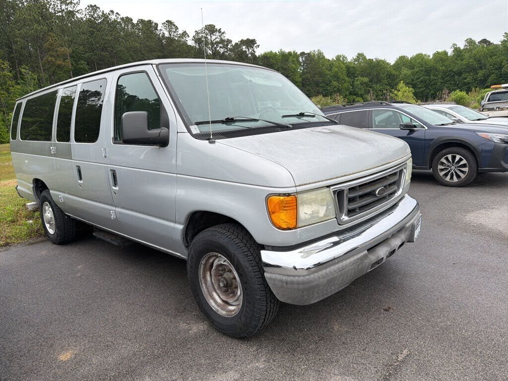 2004 FORD E-350