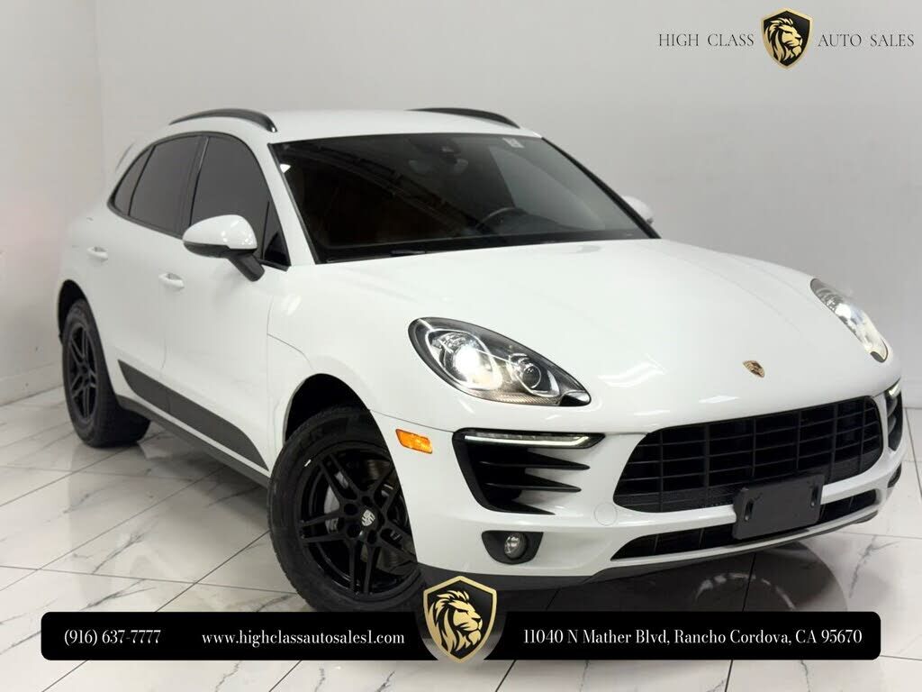 2017 PORSCHE Macan