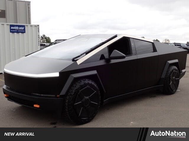 2024 TESLA Cybertruck
