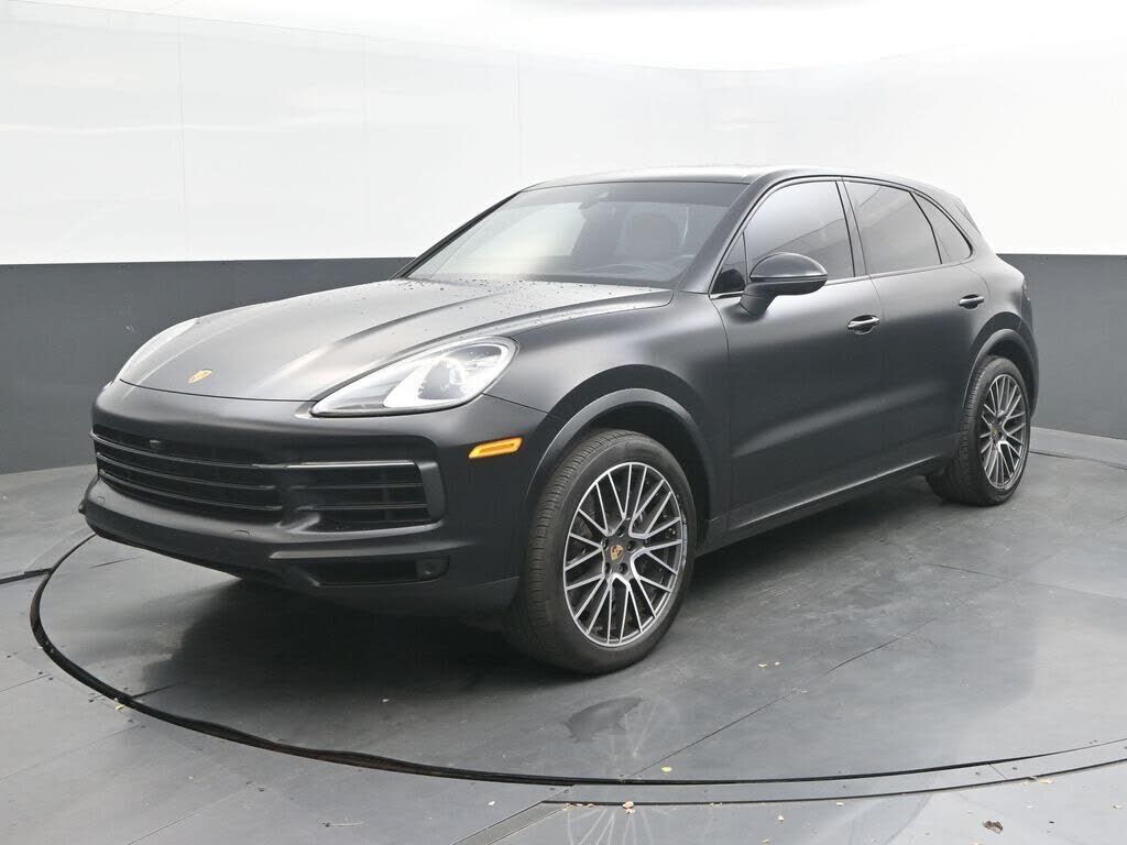 2022 PORSCHE Cayenne