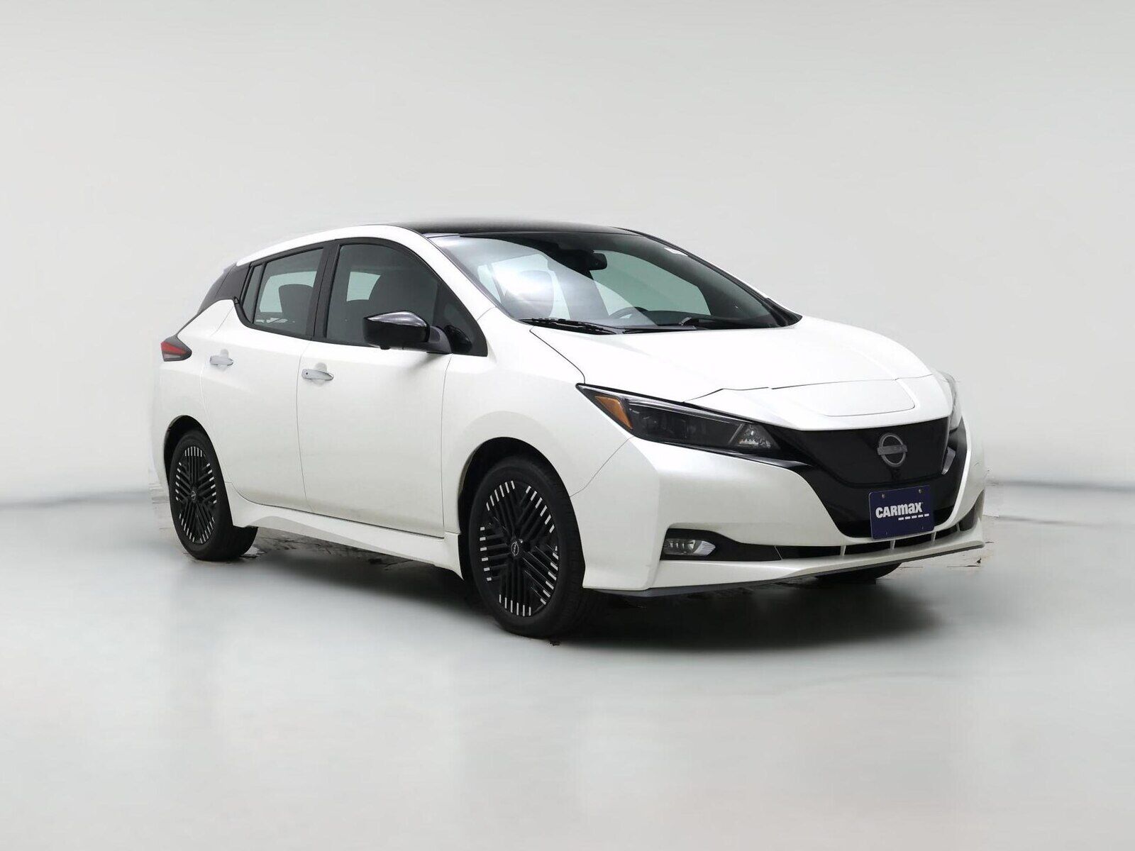 2025 NISSAN Leaf