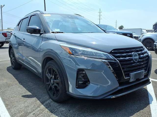 2022 NISSAN Kicks