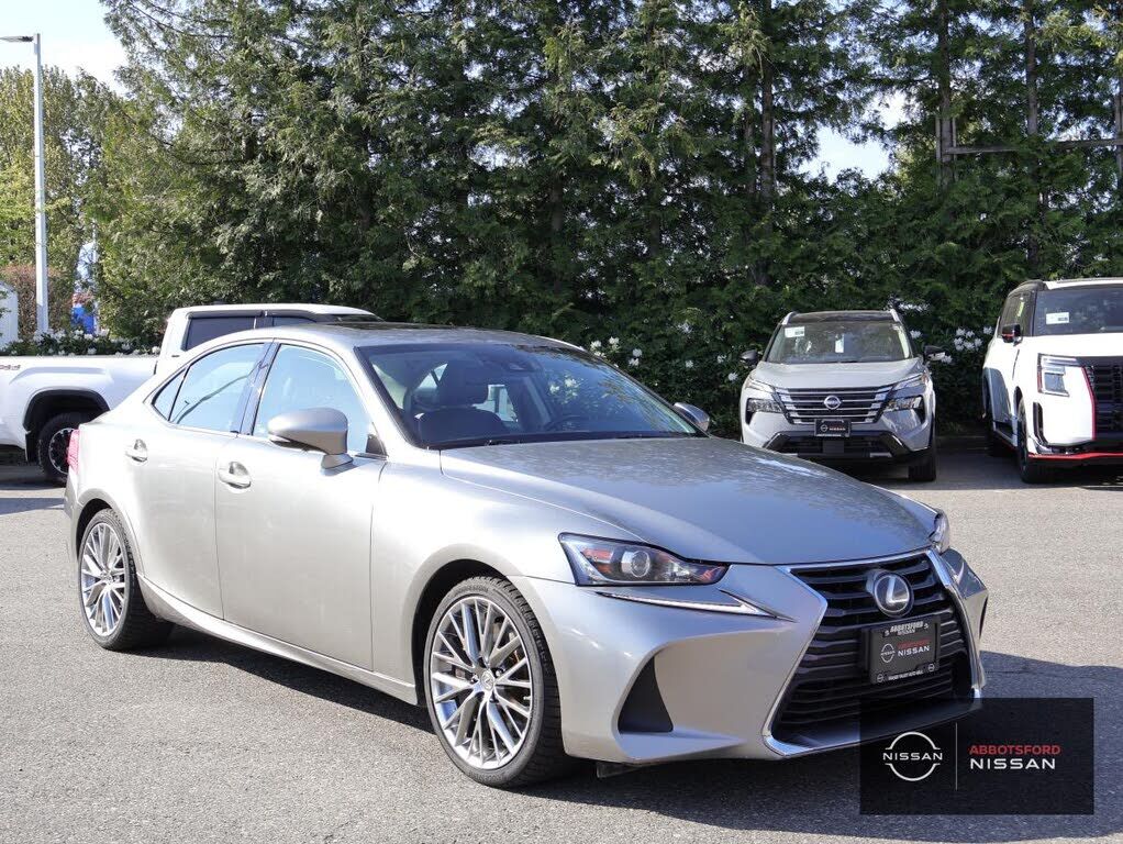 2017 LEXUS IS
