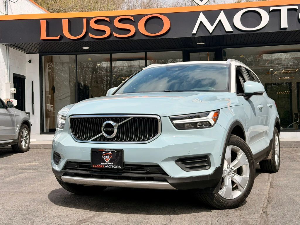 2019 VOLVO XC40