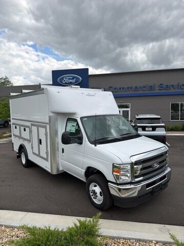 2027 FORD E-450