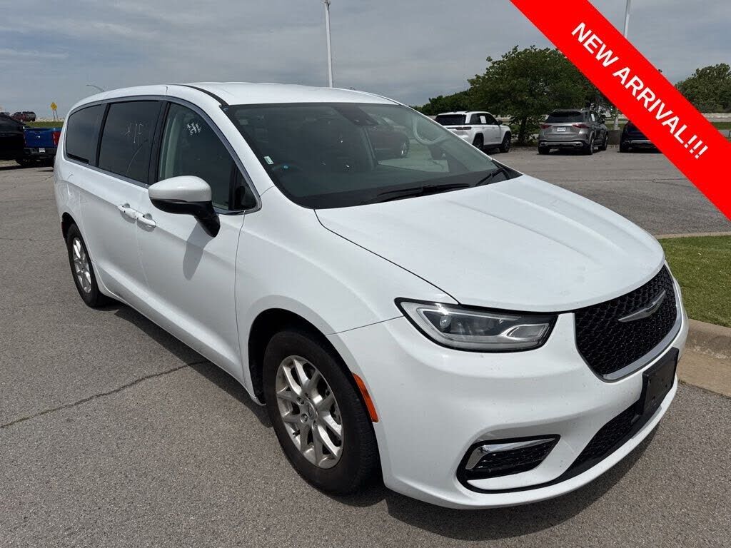 2023 CHRYSLER Pacifica