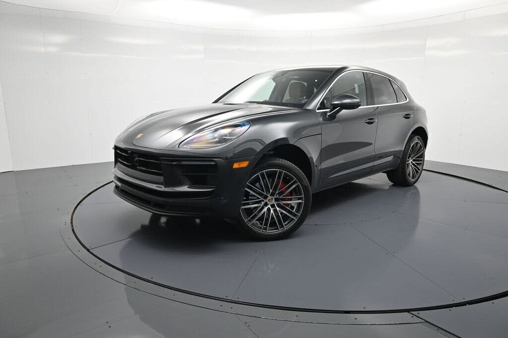 2025 PORSCHE Macan