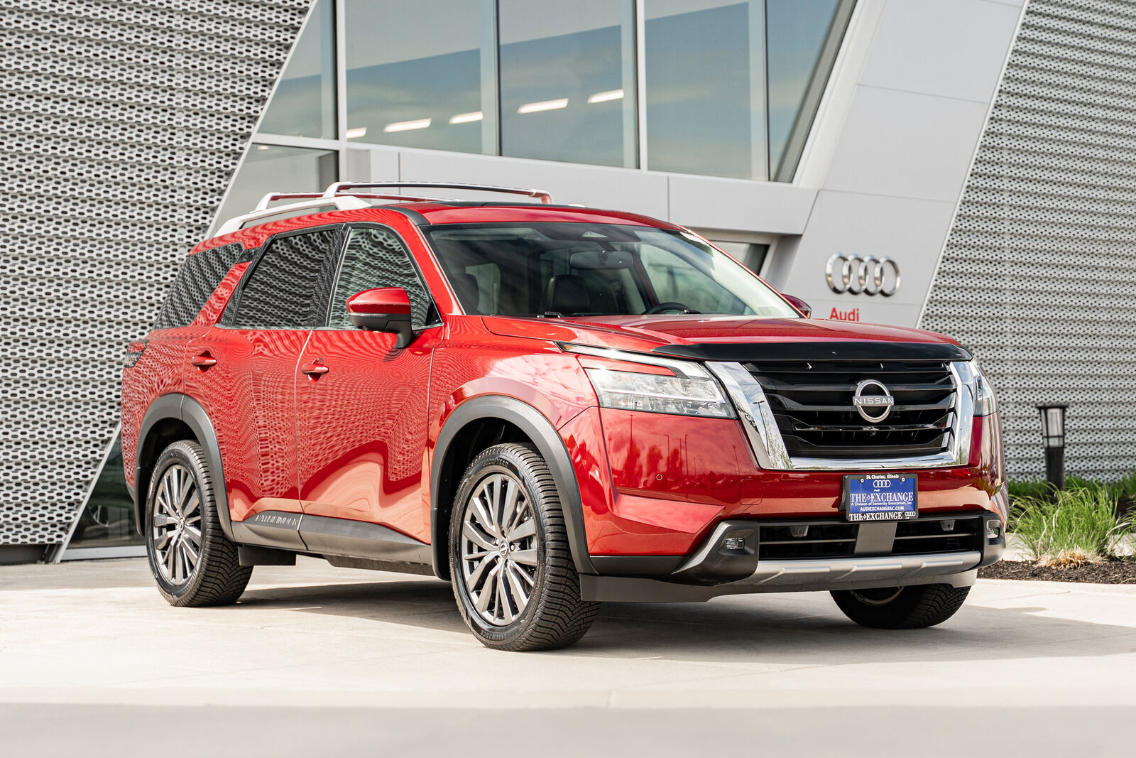 2022 NISSAN Pathfinder