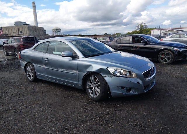 2011 VOLVO C70