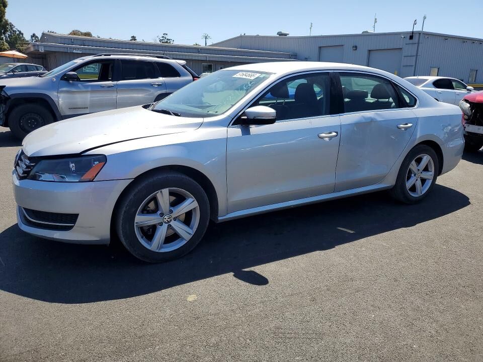 2014 VOLKSWAGEN Passat