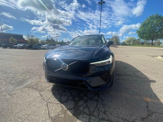 2023 VOLVO XC60