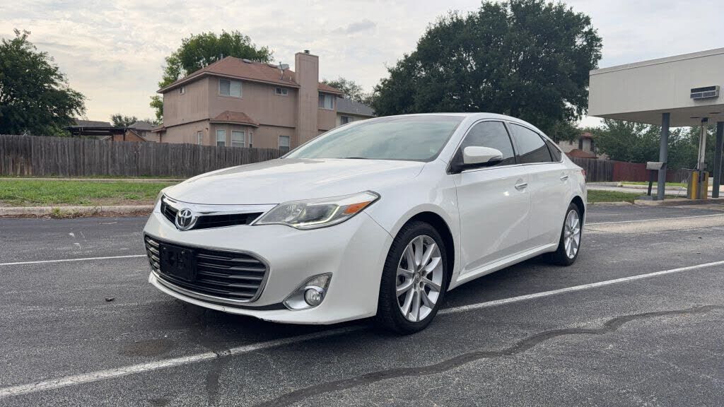 2013 TOYOTA Avalon