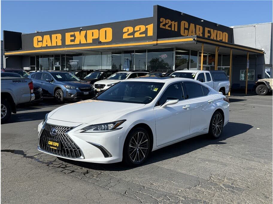 2022 LEXUS ES