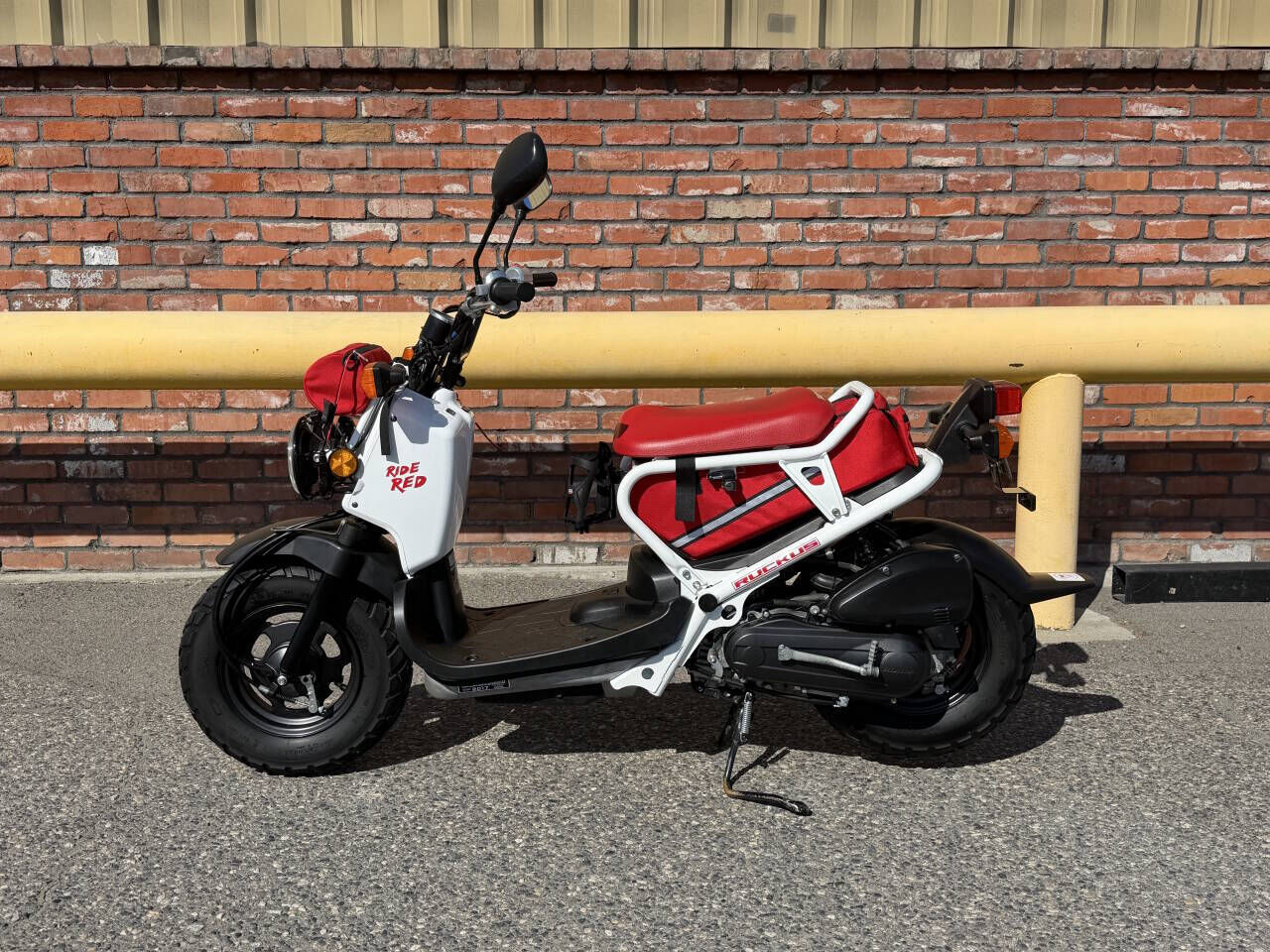 2017 HONDA NPS50