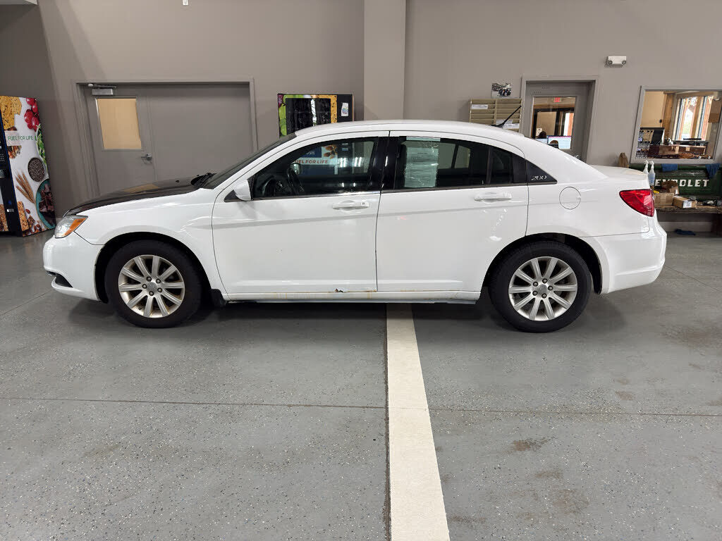 2013 CHRYSLER 200