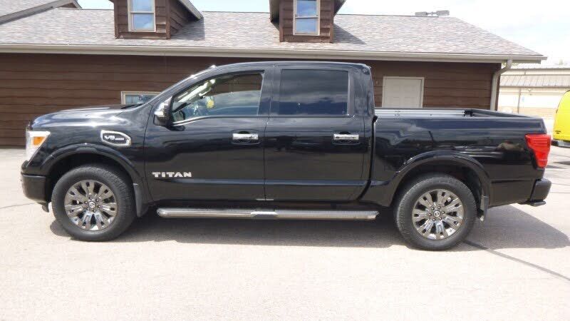 2017 NISSAN Titan