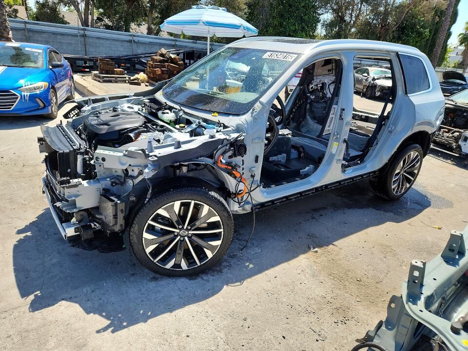2025 VOLVO XC90