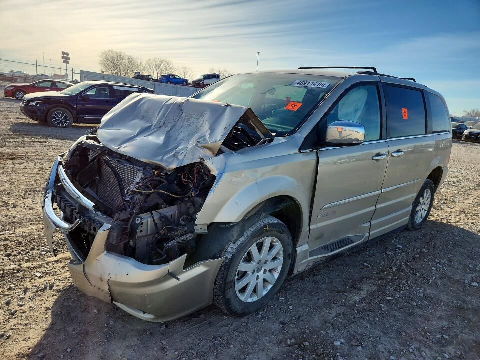 2014 CHRYSLER Town and Country