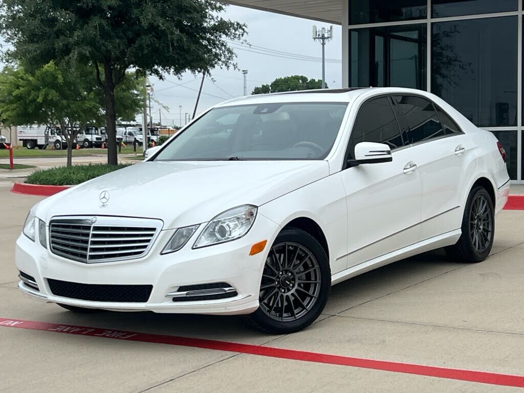 2013 MERCEDES-BENZ E-Class