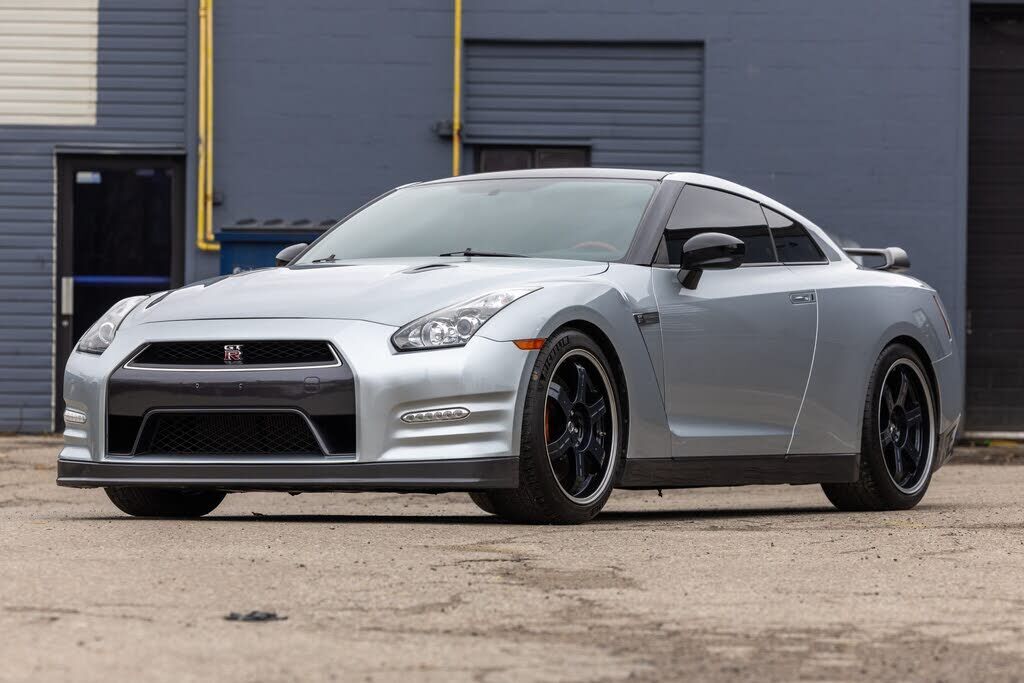 Nissan GT-R