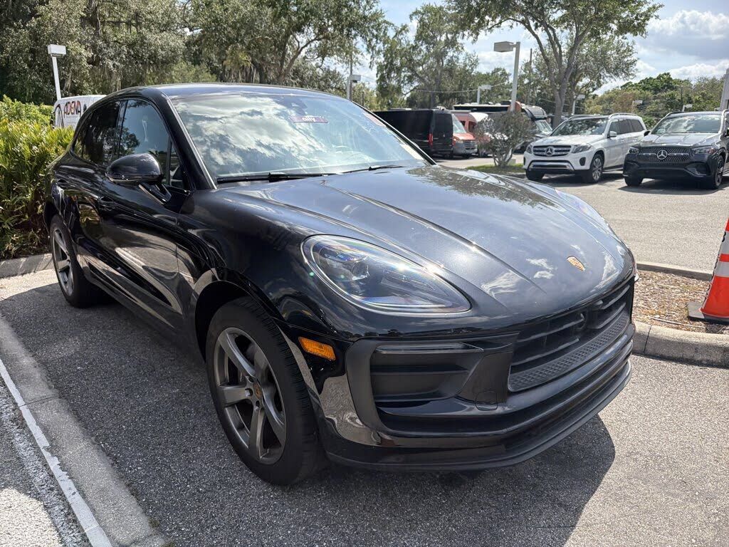 2023 PORSCHE Macan