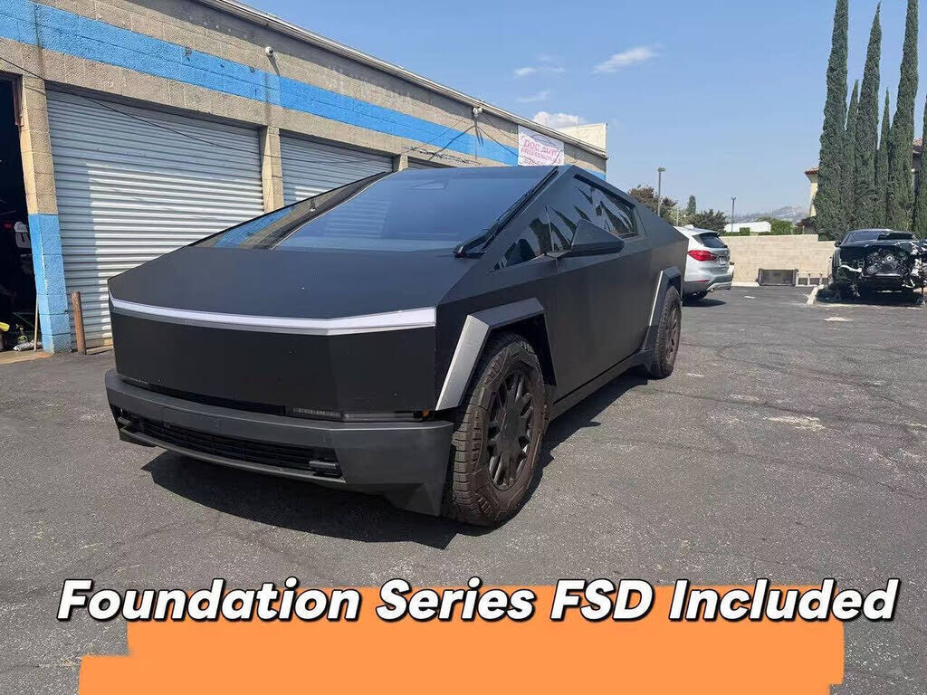 2024 TESLA Cybertruck