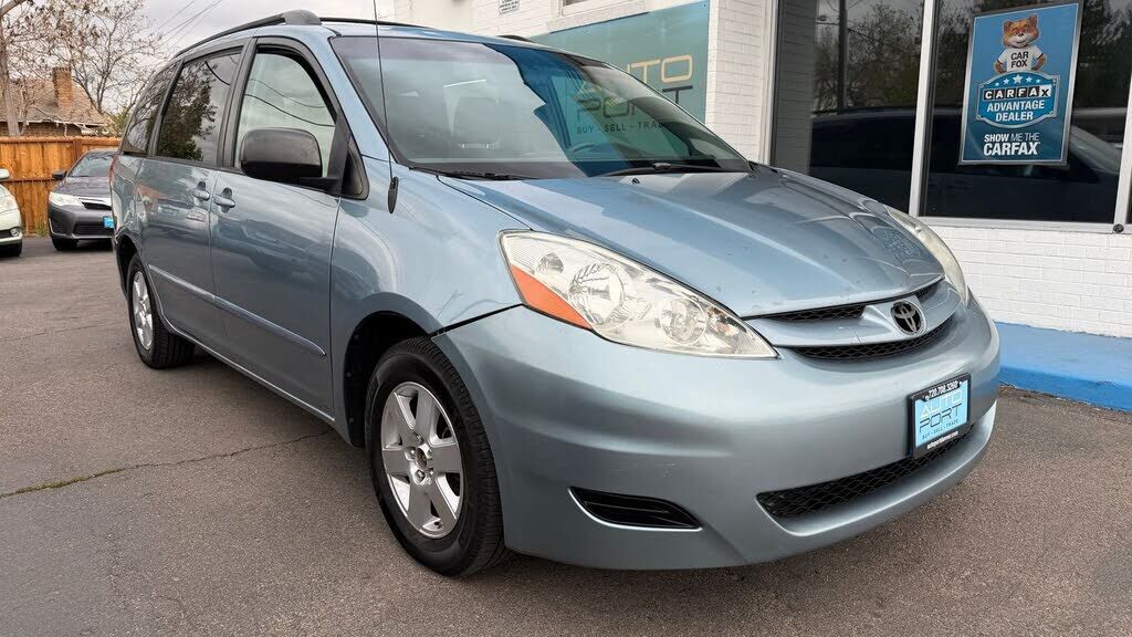 2009 TOYOTA Sienna