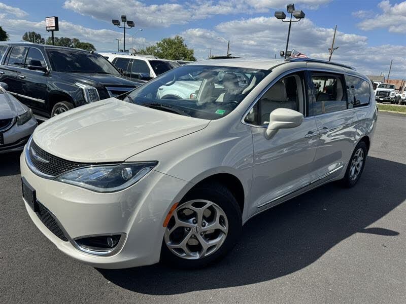 2019 CHRYSLER Pacifica
