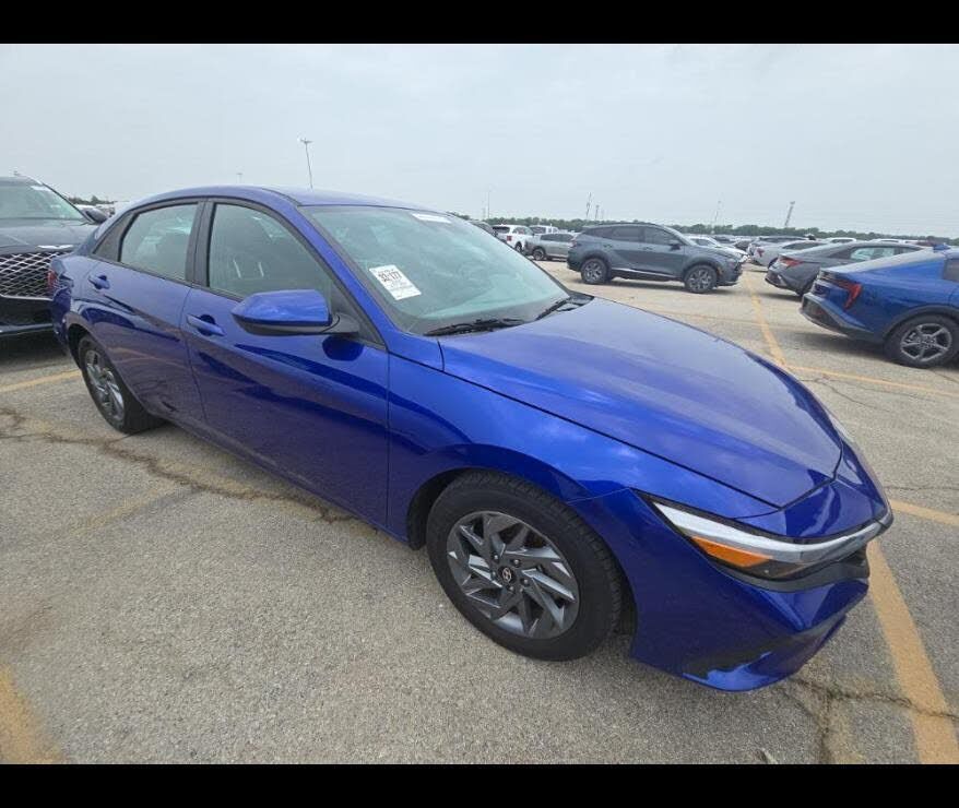 2024 HYUNDAI Elantra