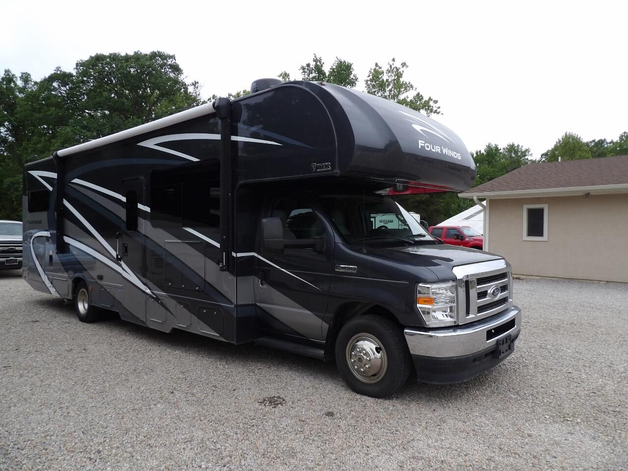2021 FORD E-450