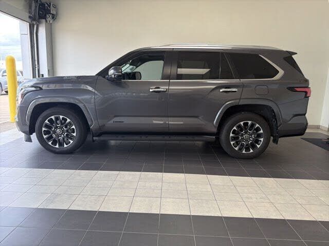 2024 TOYOTA Sequoia