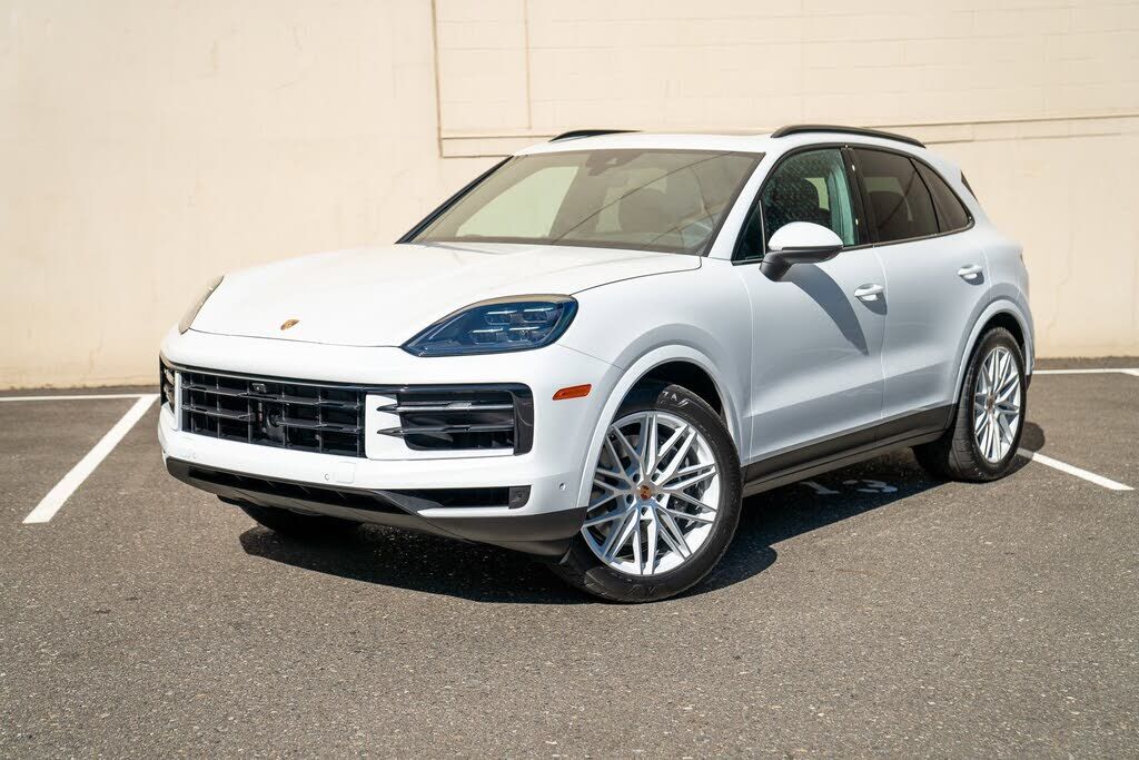 2026 PORSCHE Cayenne
