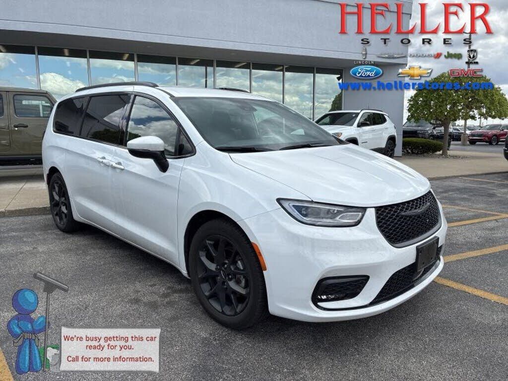 2023 CHRYSLER Pacifica