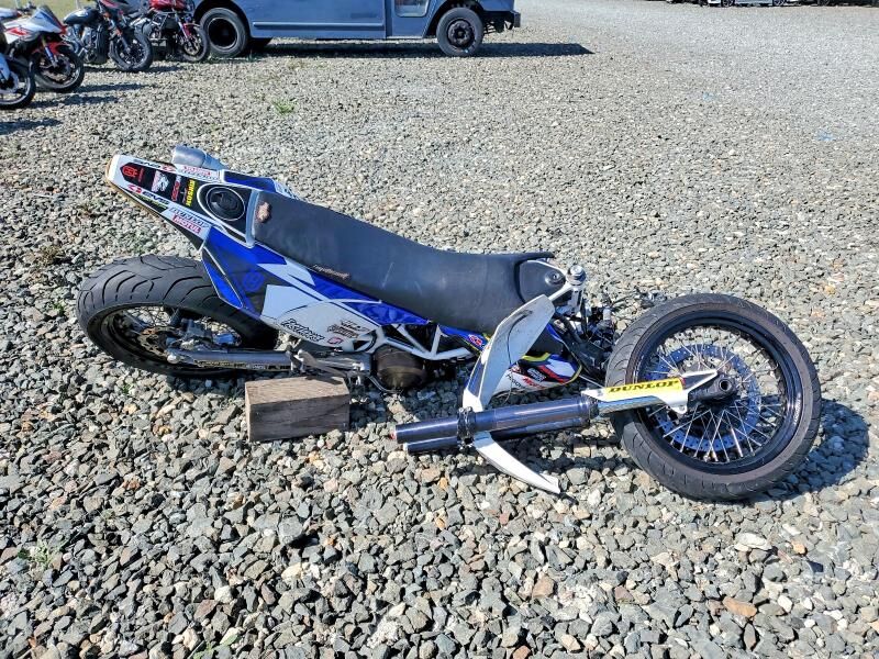 2016 HUSQVARNA LC4 Supermoto