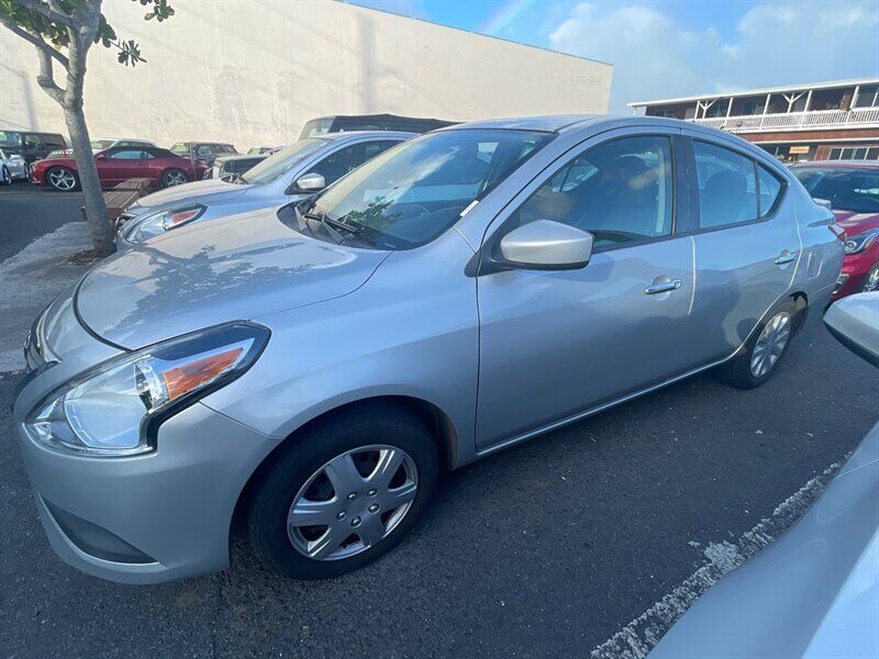 2017 NISSAN Versa