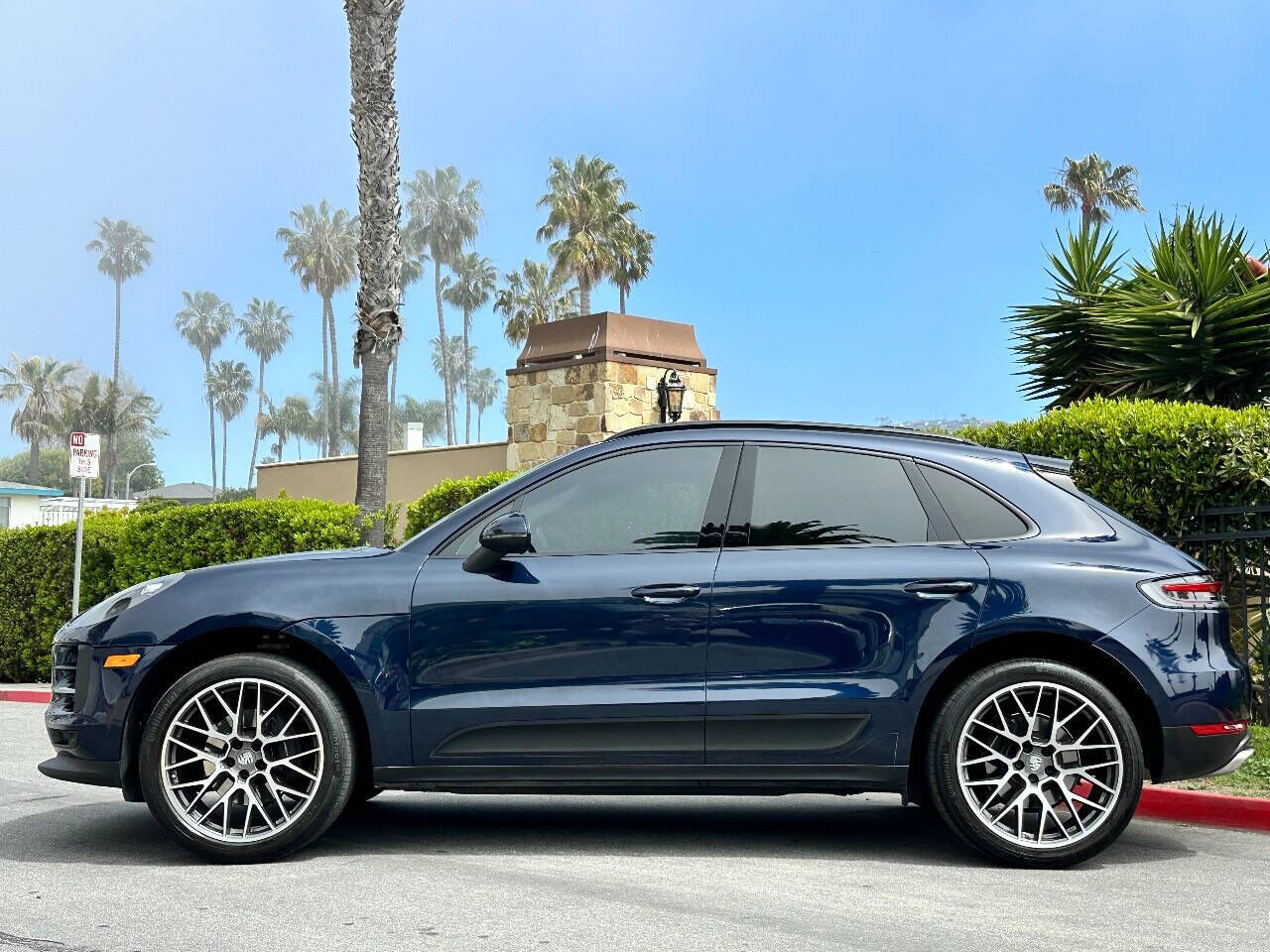 2020 PORSCHE Macan