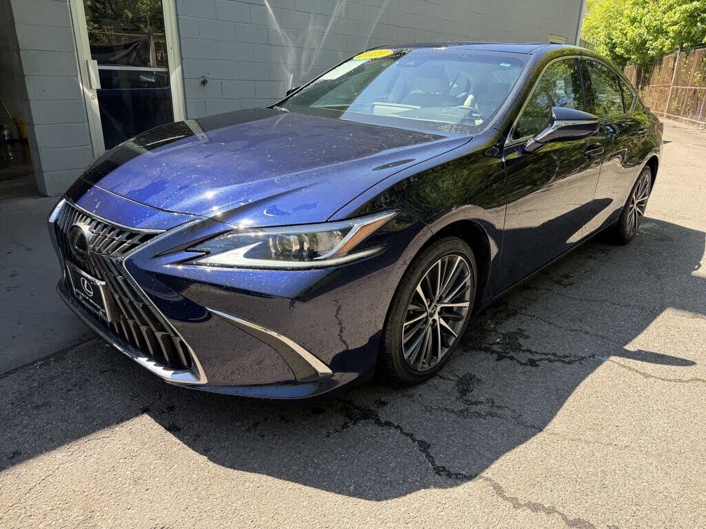 2023 LEXUS ES