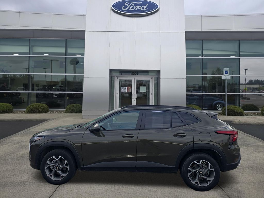 2024 CHEVROLET Trax