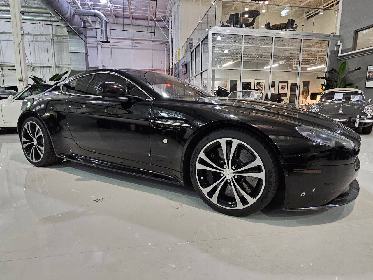 2015 ASTON MARTIN V12 Vantage