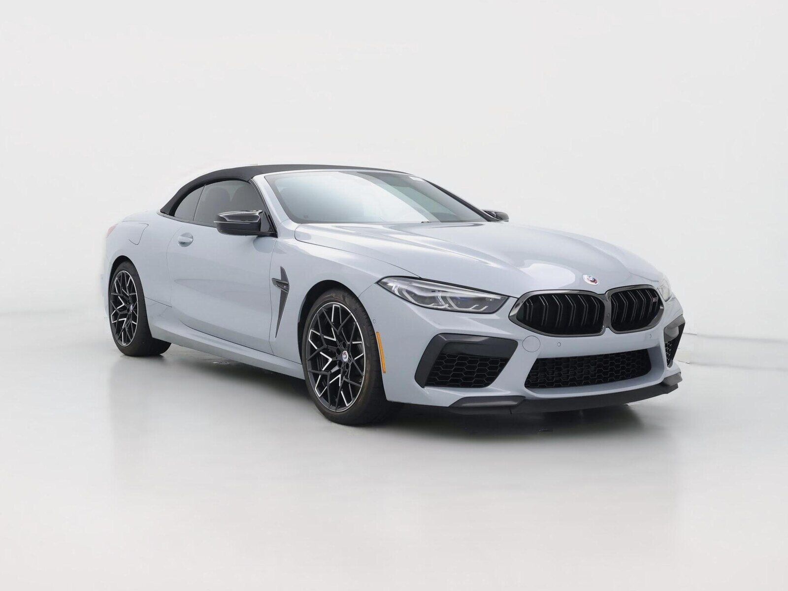 2023 BMW M8