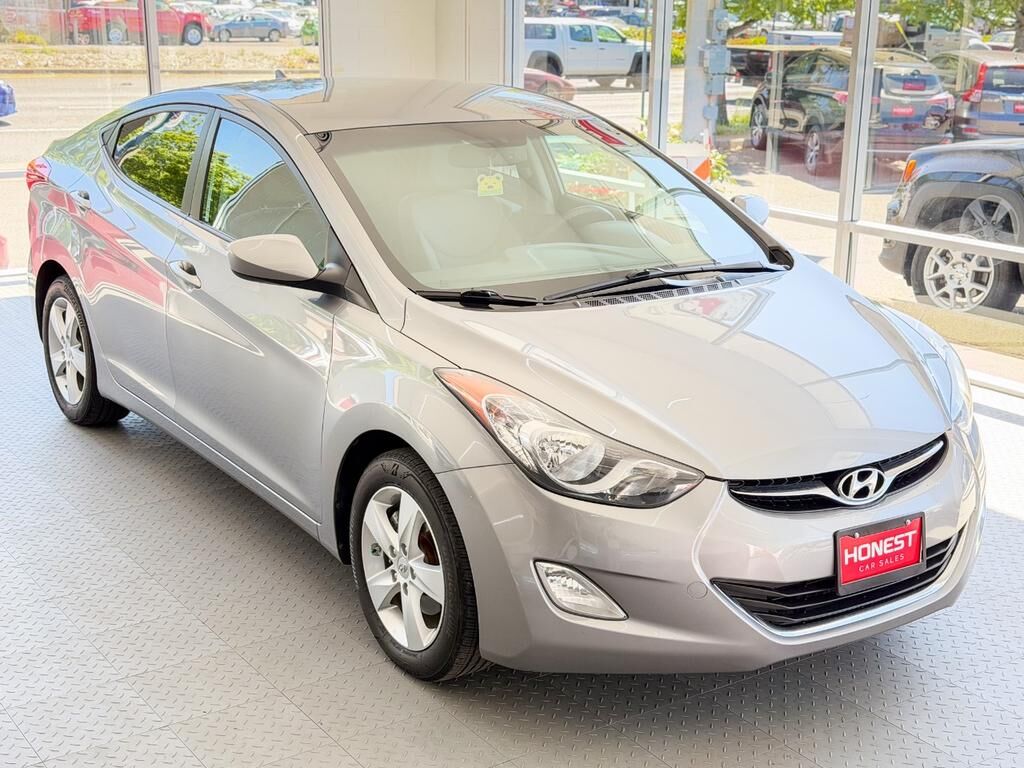 2012 HYUNDAI Elantra